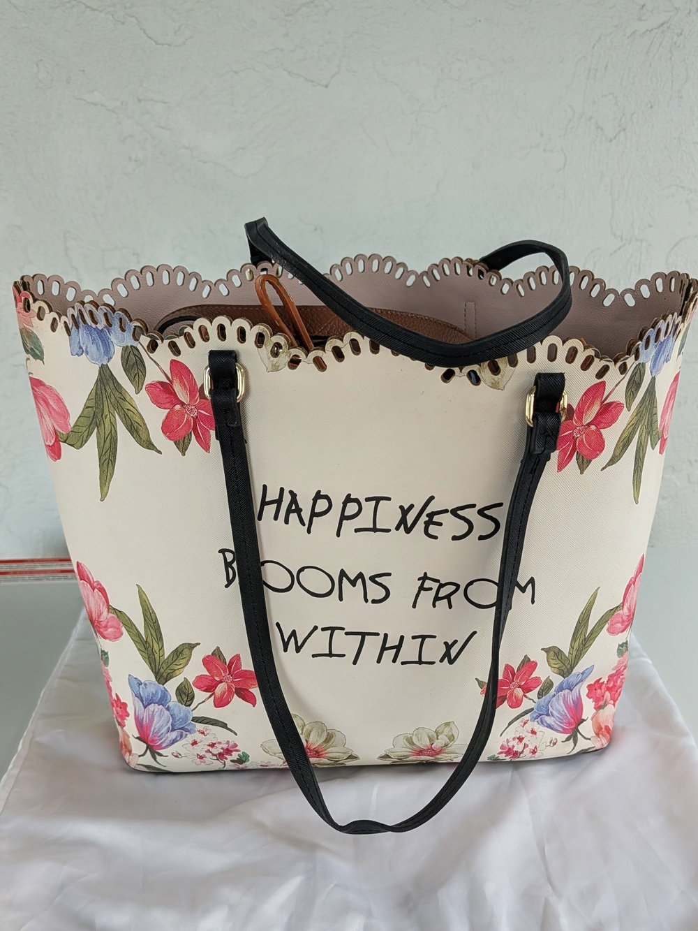 Floral Script Scalloped Tote Bag - Cream & Black